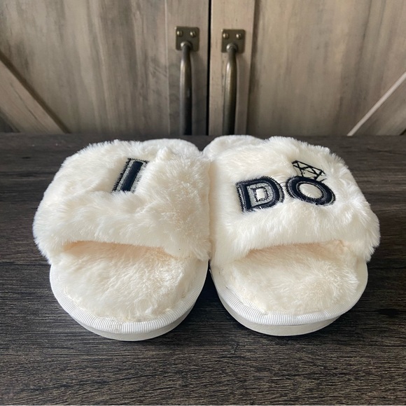 Wedding Fuzzy Slippers Size 38-39 - Picture 2 of 4